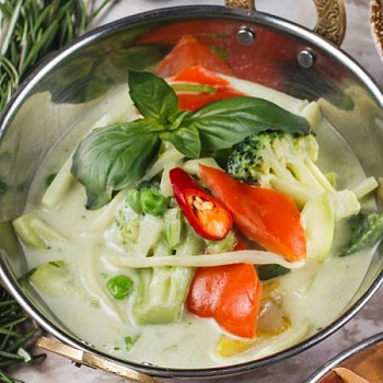 Зеленый карри овощной